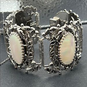 Vintage Whiting & Davis MOP bracelet